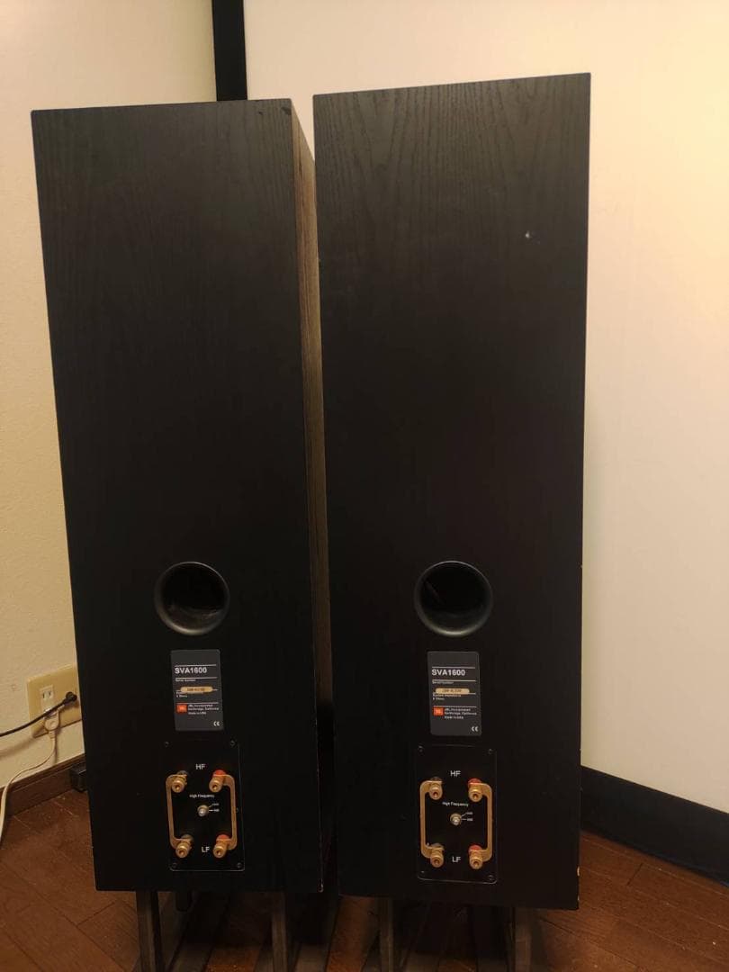 完動美品　【左1本】　JBL SVA1600 ホーン型スピーカー　（右別売）