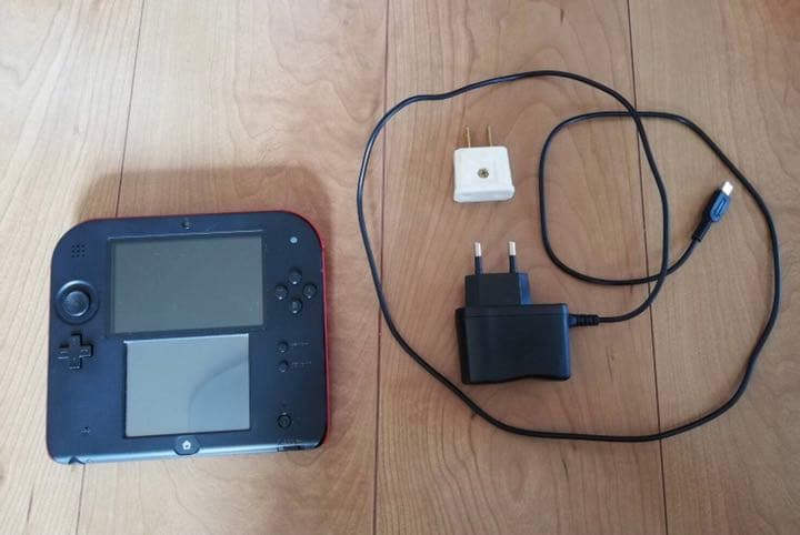 北米版 ニンテンドー2DS 本体＋ソフト4本