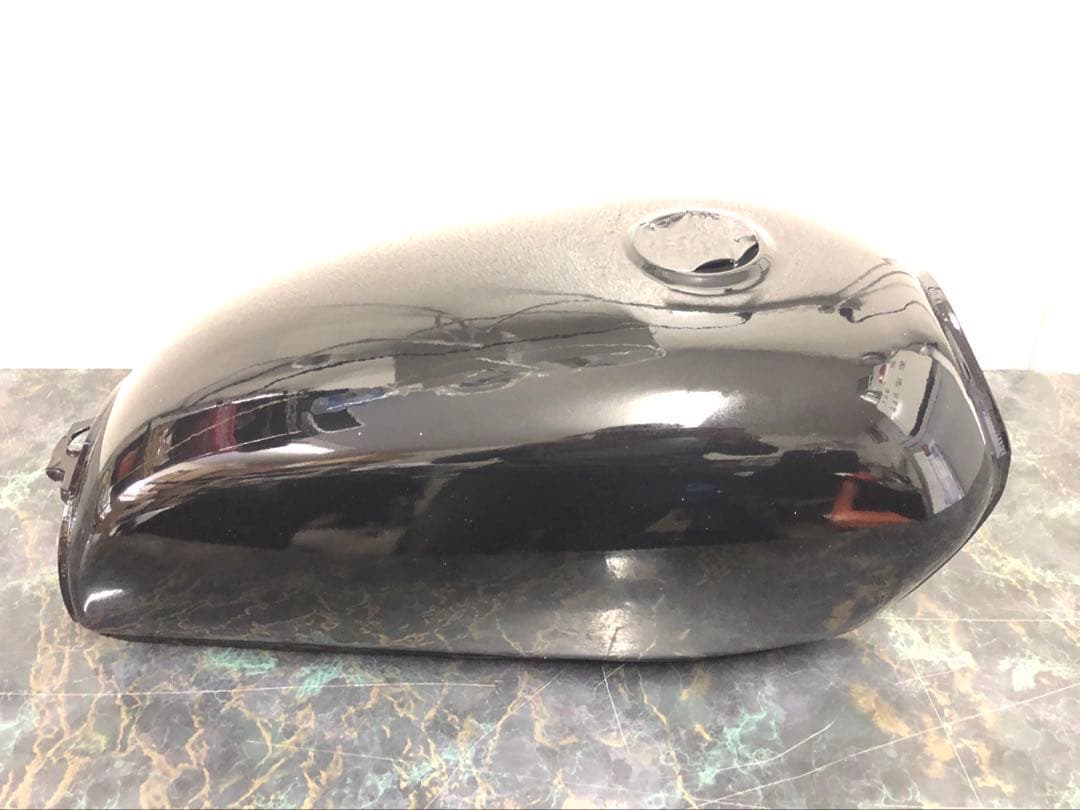 ☆送料無料‼︎ 汎用8Lビッグタンク　ピュアブラック　エイプ.CD50.FTR