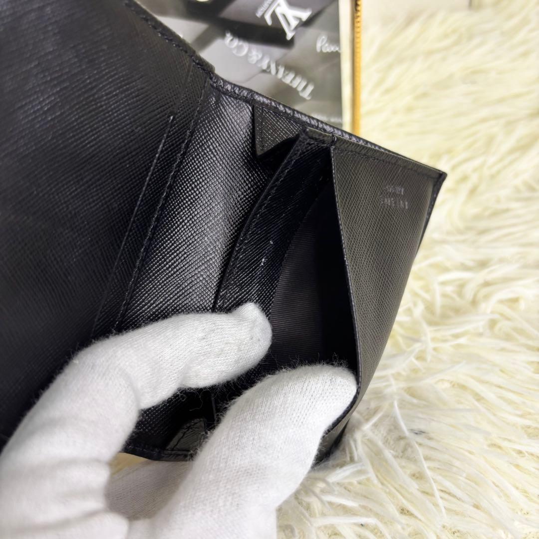 美品⭐︎PRADA⭐︎プラダ⭐︎ブラックレザー⭐︎名刺入れ　カードケース⭐︎サファーノ⭐︎