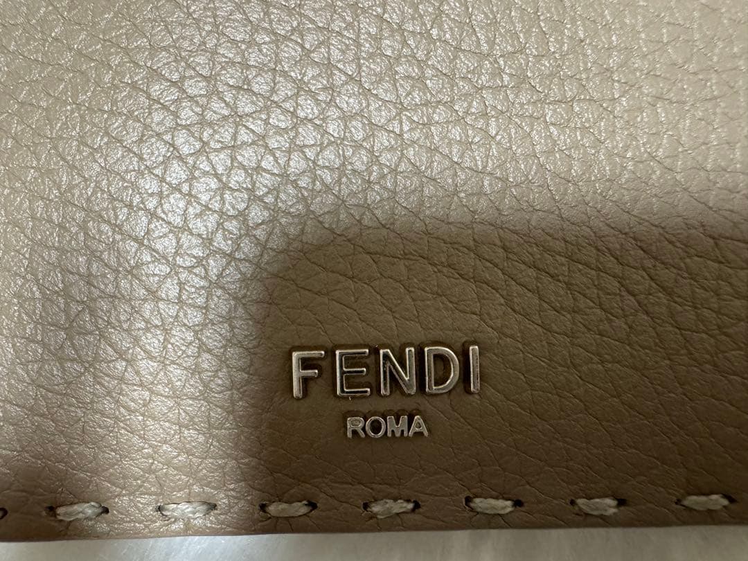 【極美品】FENDI 名刺入れ カードケース ピーカブー