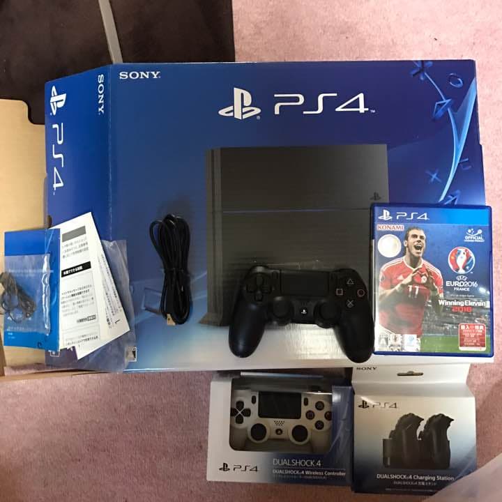 Playstation4 ブラック 500GB ＋ コントローラ（白）