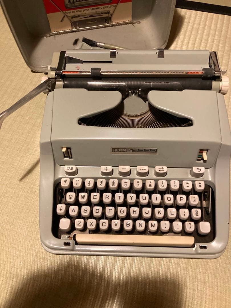 専用ページHermes 3000 タイプライター ケース付き　1970年　小瓶付