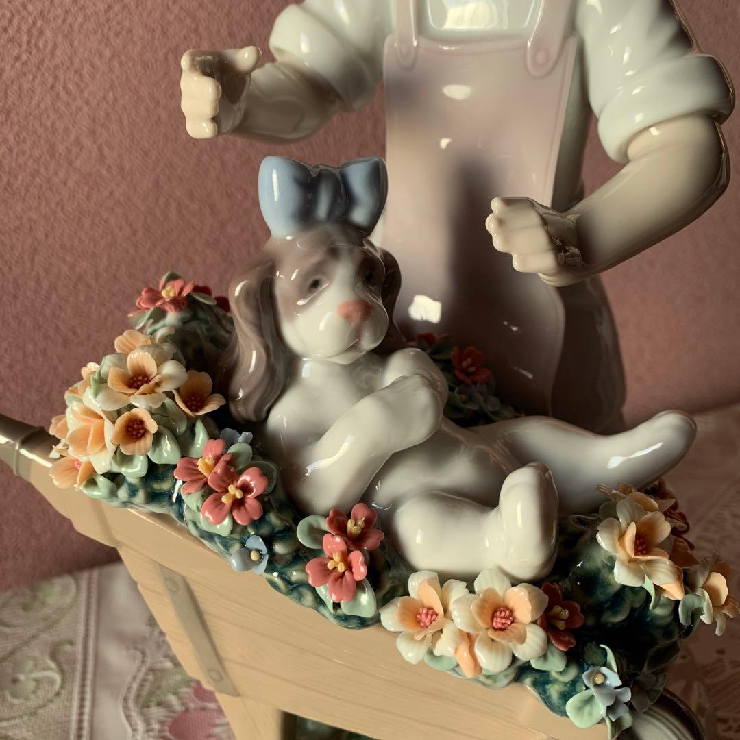 リヤドロ　9133  お散歩しようね