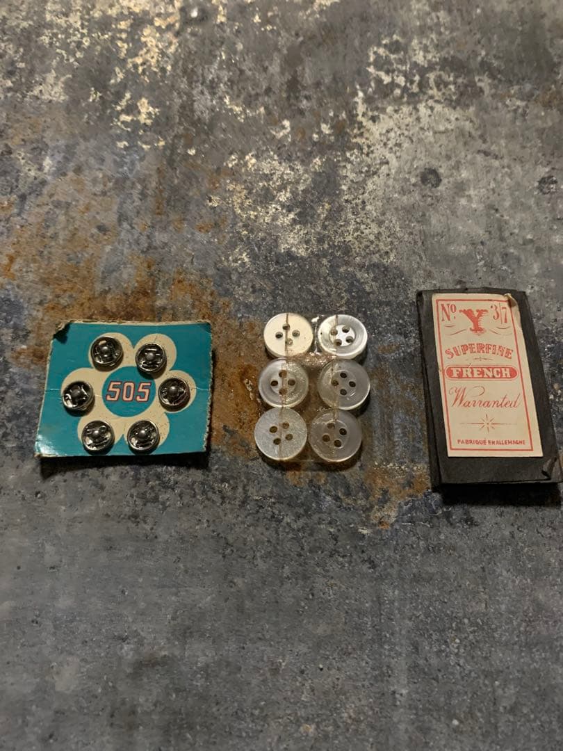 Ｄ.フランスアンティーク 糸メーカーの木箱と裁縫セット