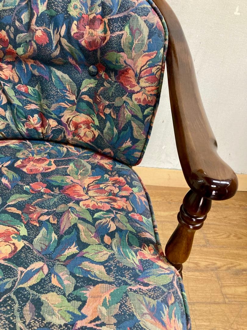 ちゃちゃちゃ☆管183☆カリモク☆コロニアル☆アームチェアー☆キャスター付