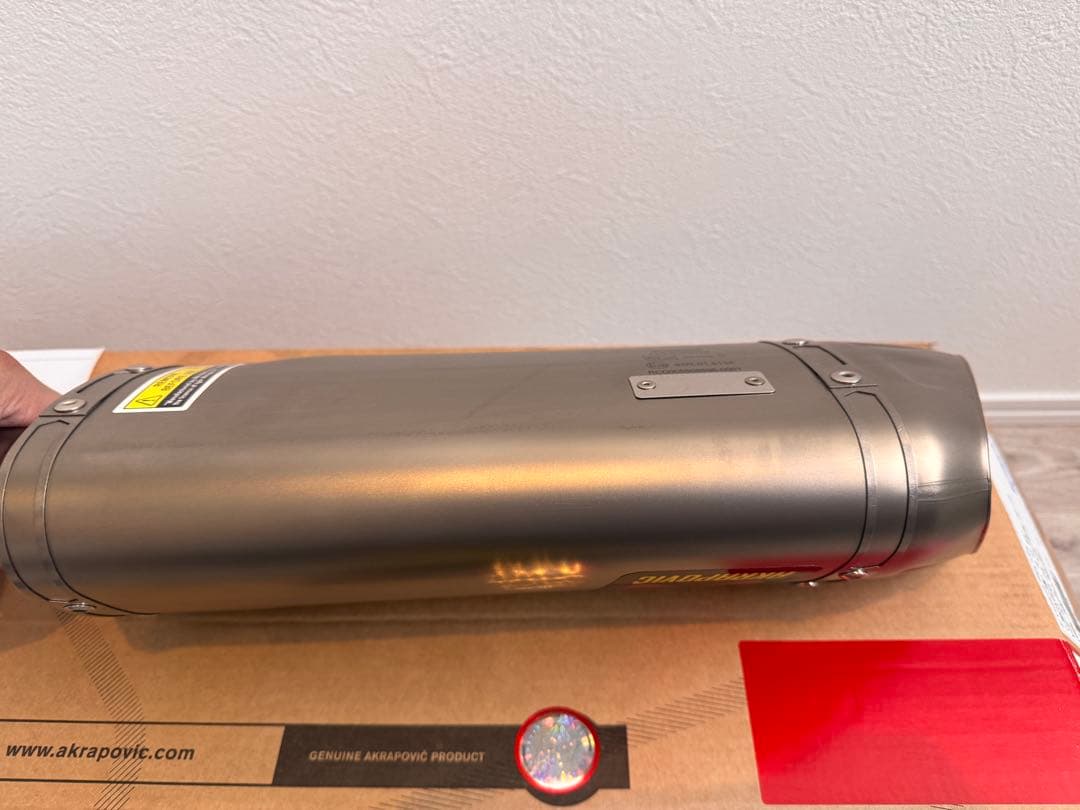 AKRAPOVIC スリップオンマフラー　政府認証　YZF-R1