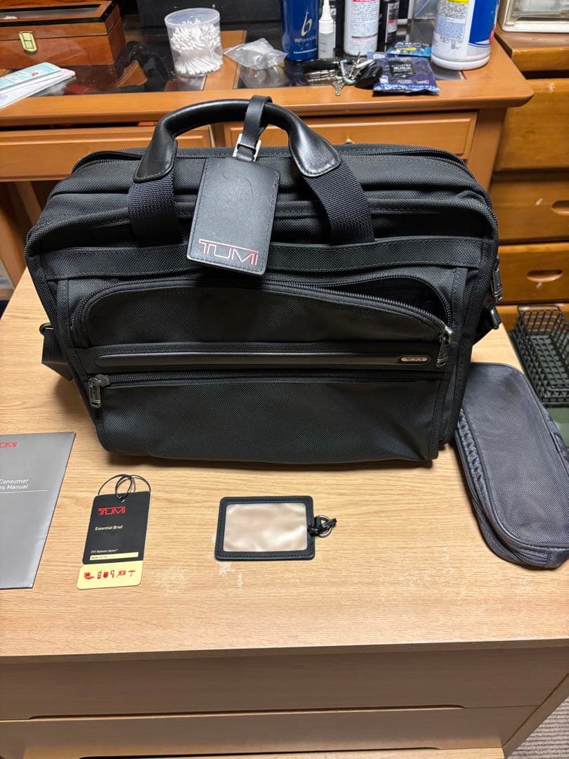 TUMI ブラック ショルダーバッグ ポーチ付き