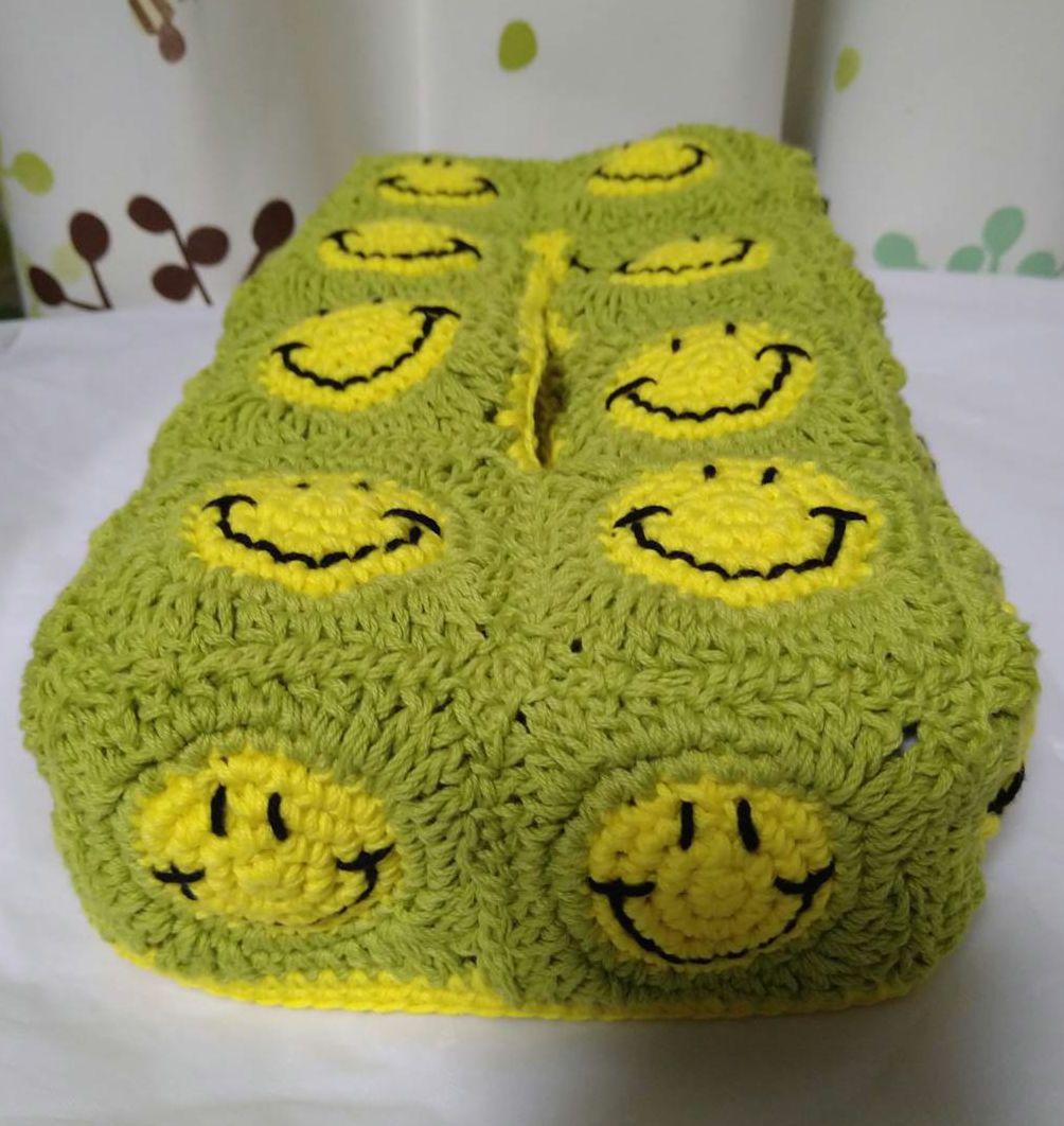 グラニースクエア ブランケット モチーフスマイルティシュカバー にこちゃん手編み