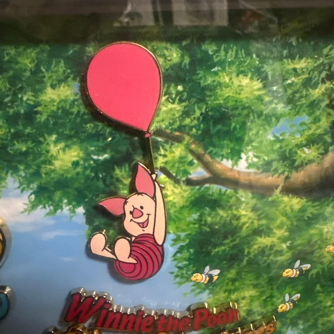 世界限定80くまのプーさん 額装ピンバッチ