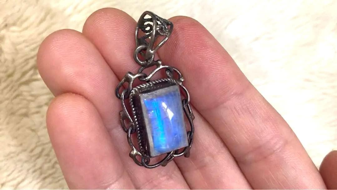 レインボームーンストーン ペンダントトップ　シルバー925