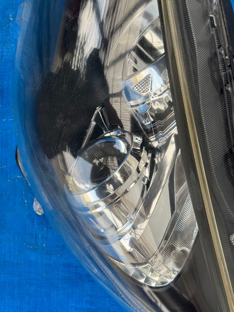 アクア NHP10 ヘッドライト 左右セット