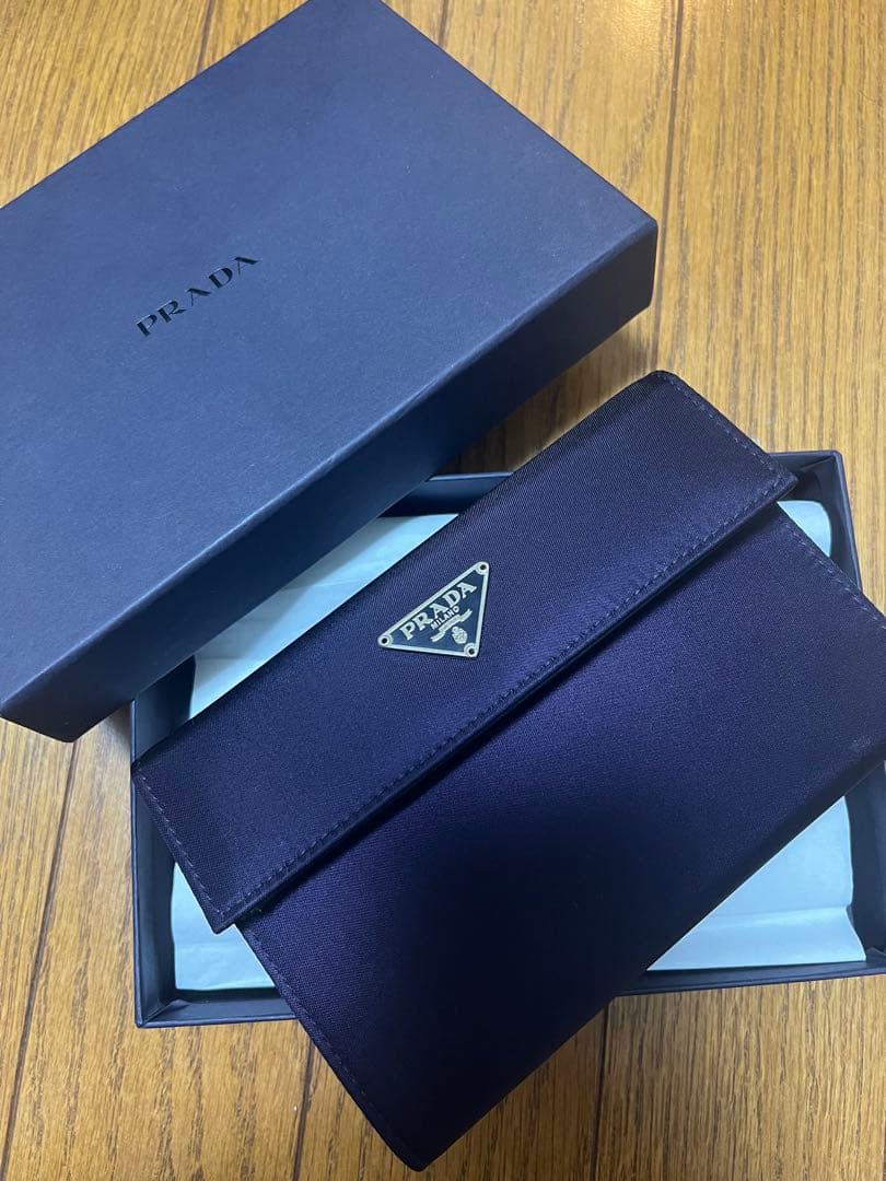 ラッピング・包装 prada