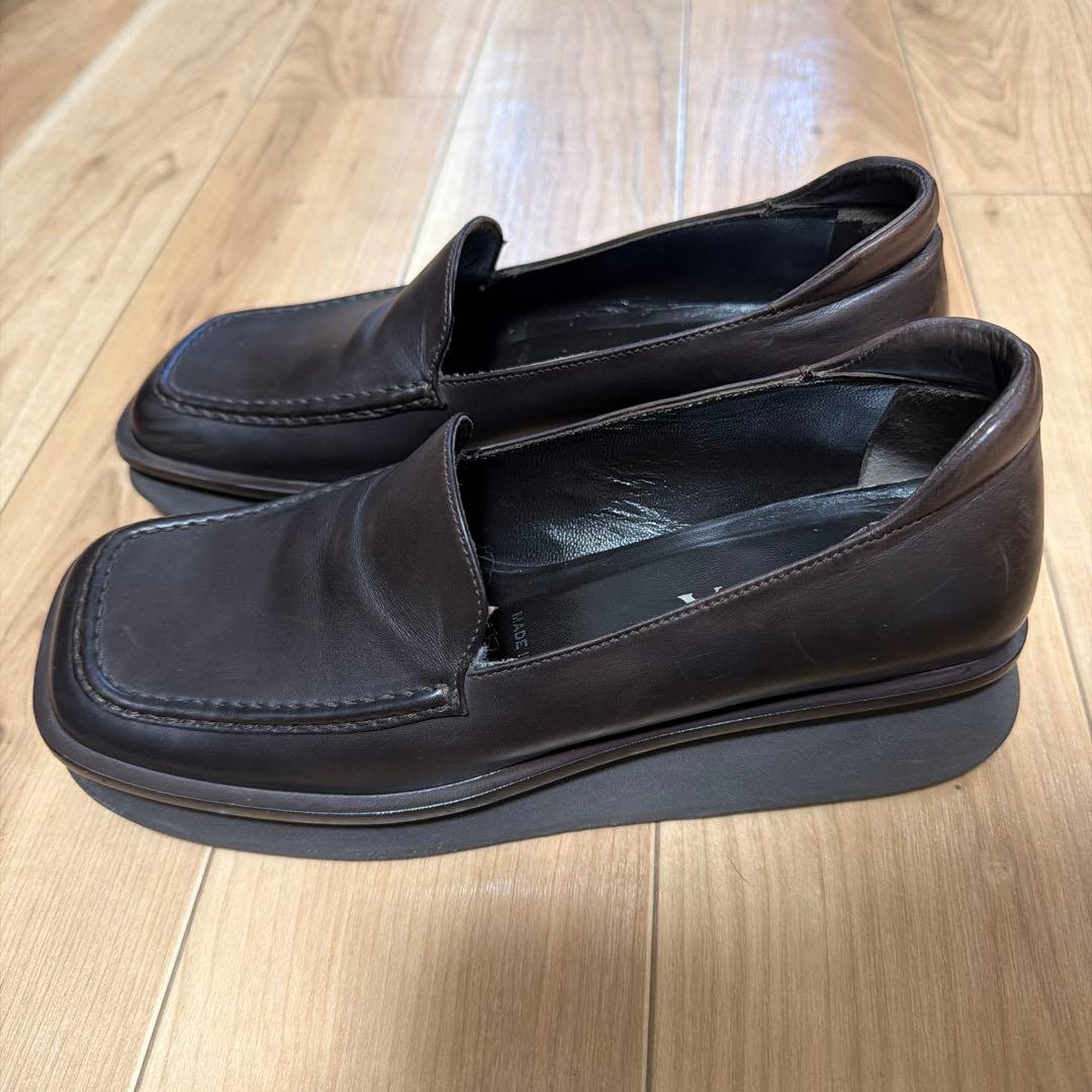 プラダ スクエアトゥ レザー ローファー スリッポン PRADA