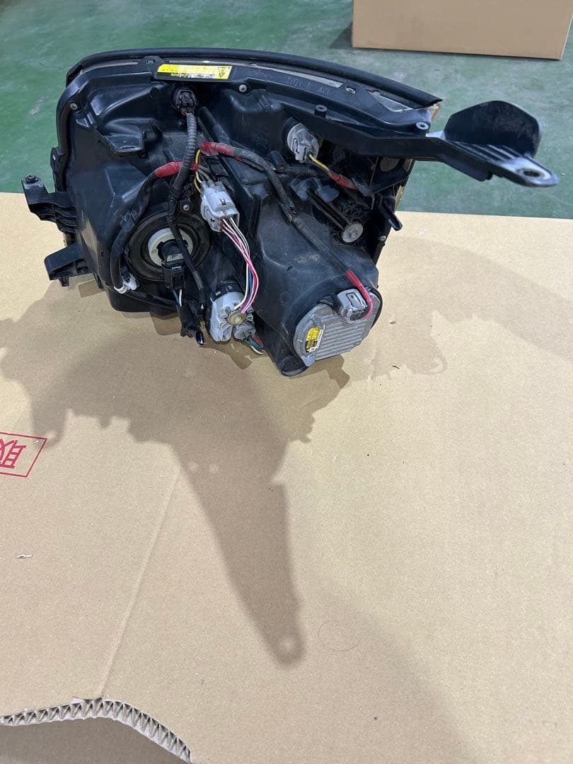 70ヴォクシー煌めき右ヘッドライト