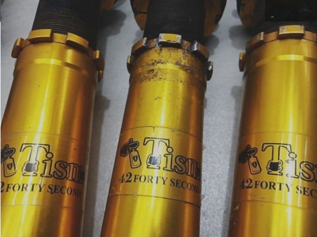 18クラウン Tism フルタップ式車高調