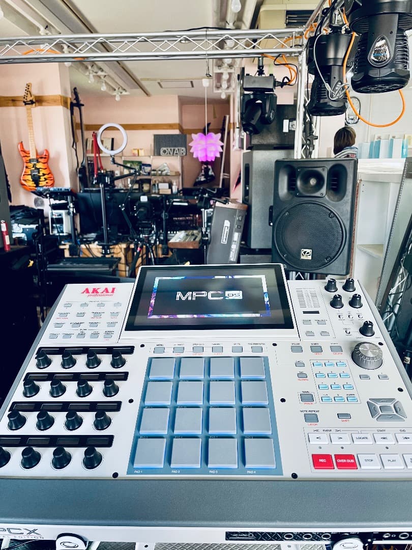 AKAI MPC X SE DISKセーバー付 (ほぼ未使用品) 即発送!!