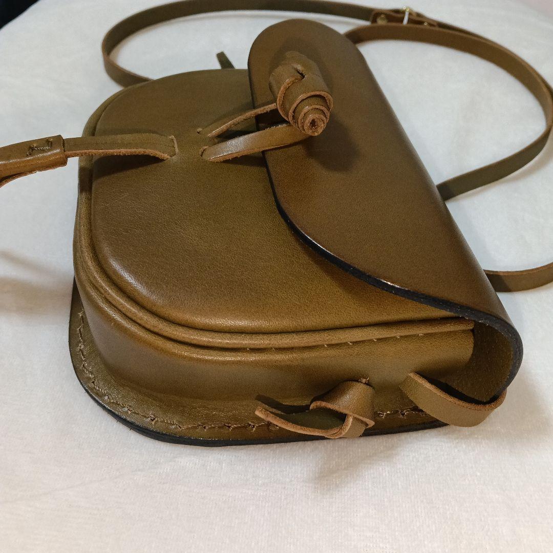 ヘルツ　タッセルポシェット