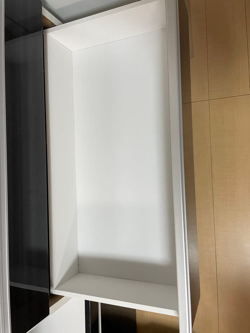 【ひだか】木製食器棚 ガラス扉付き　ブラック×ホワイト