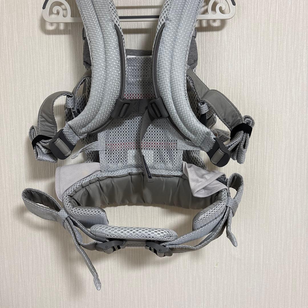 ベビービョルン　抱っこ紐　ベビーキャリアHARMONY シルバー