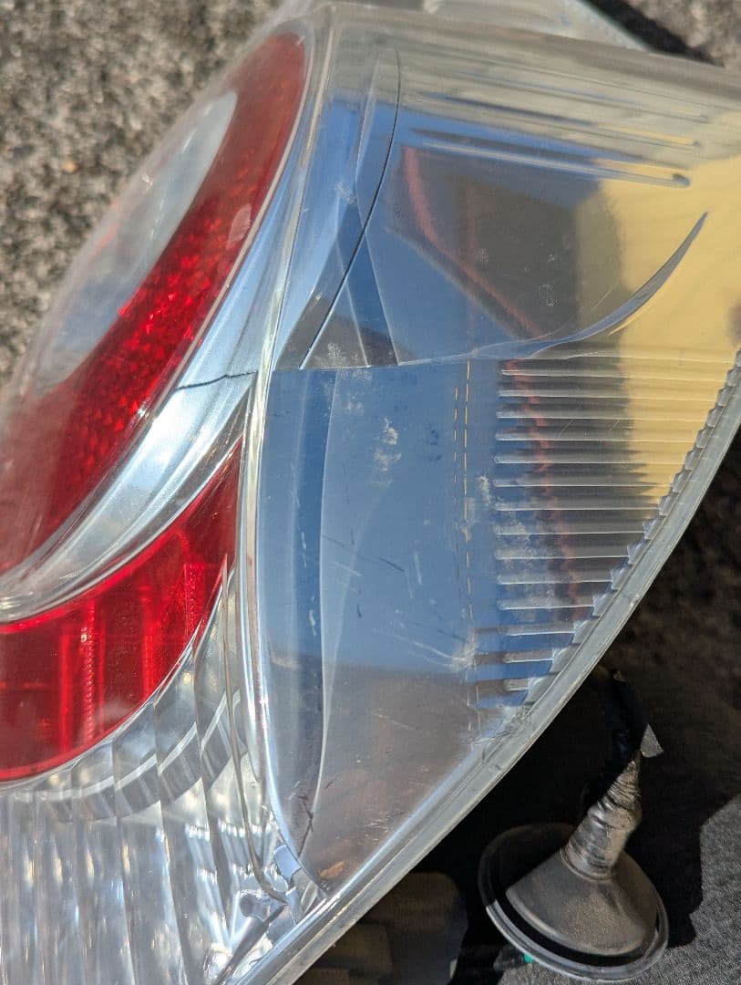 アクアNHP10 初期型テールライト 右のみ