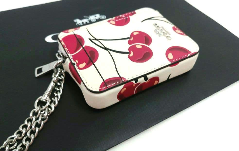 未使用品☆コーチ☆カードケース パスケース ケース ポーチ☆革☆サクランボ