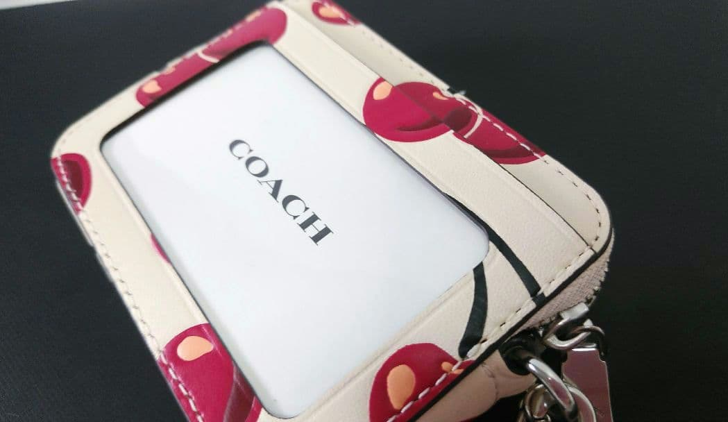 未使用品☆コーチ☆カードケース パスケース ケース ポーチ☆革☆サクランボ