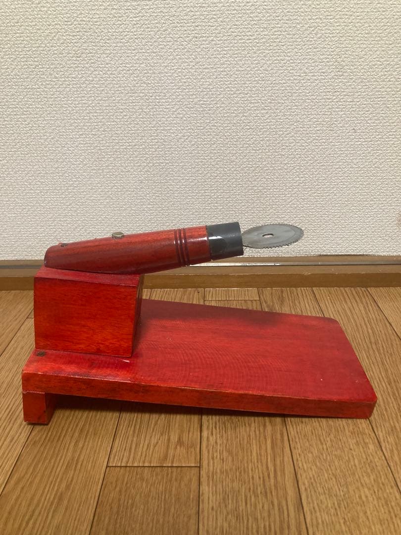 【美品・レア】お値下げしました。スリランカ製木製ココナッツ削り 鋸刃付き