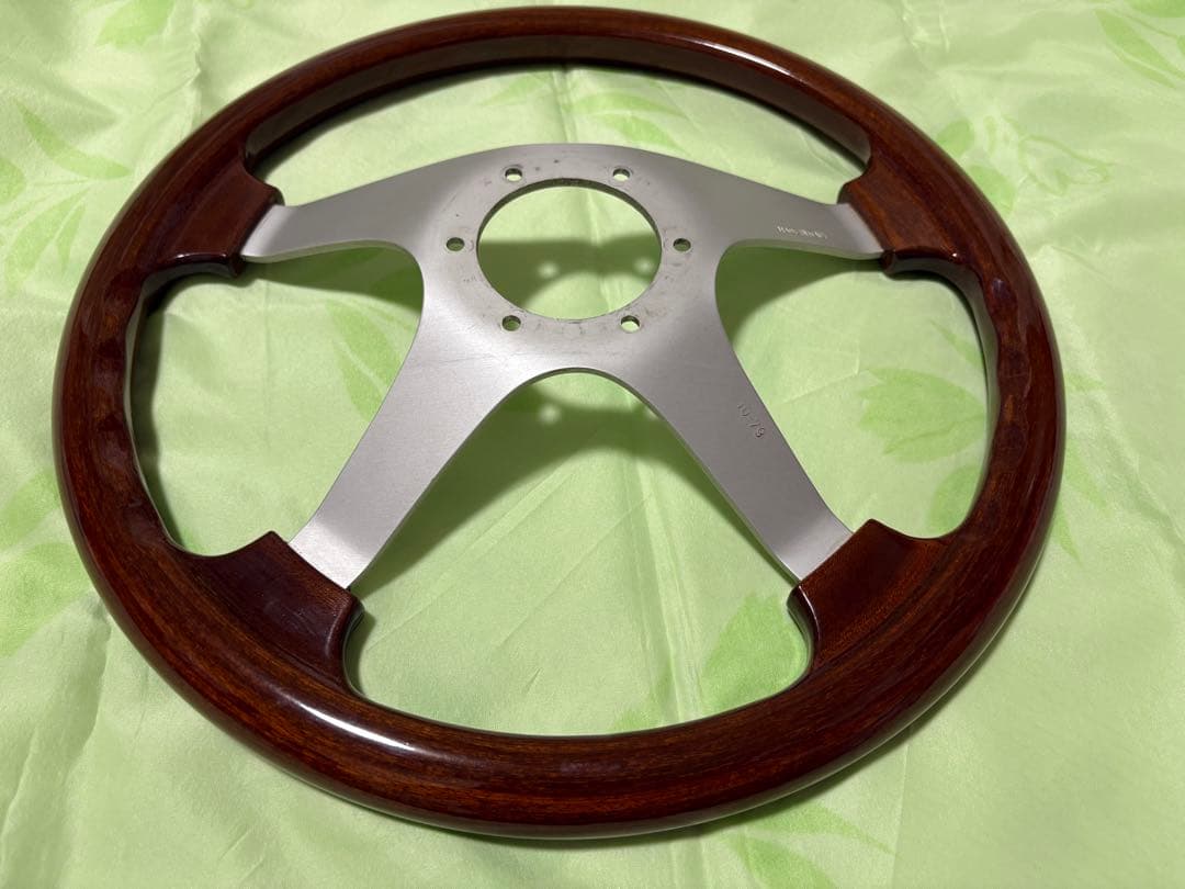 personal ステアリングホイール 4本スポーク