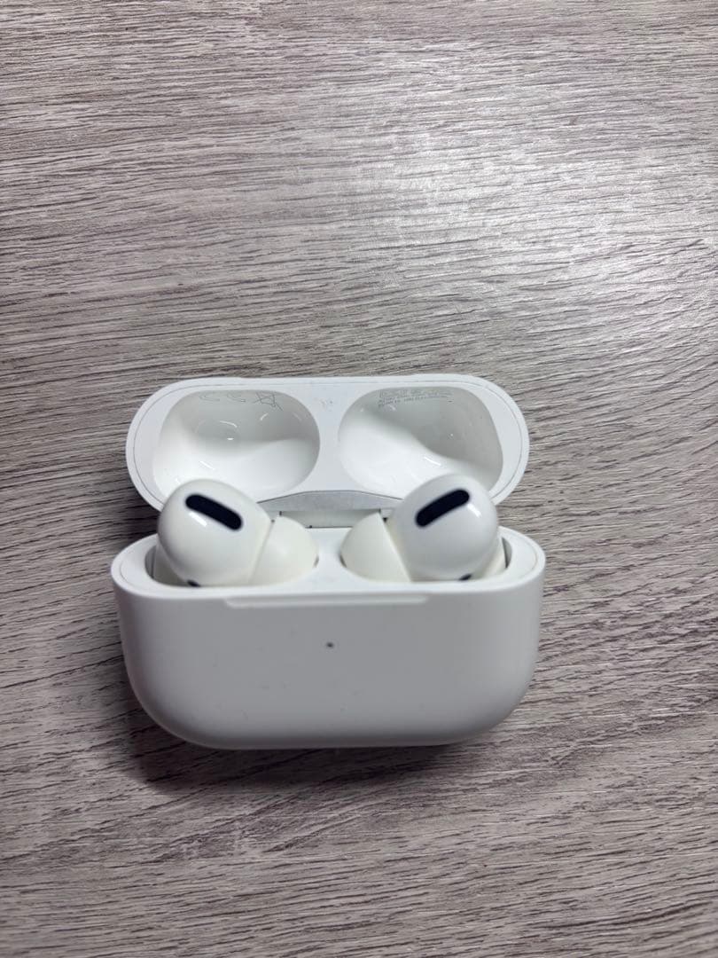 【美品】AirPods Pro初代ワイヤレスイヤホン 本体