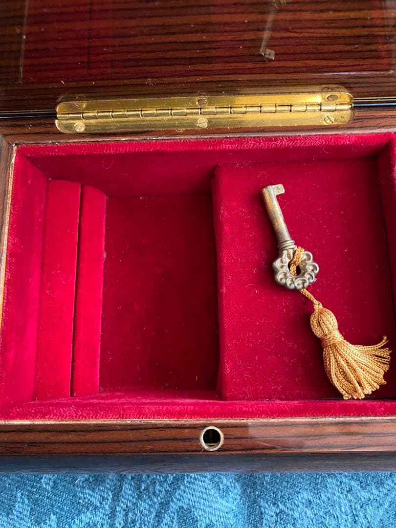 イタリアリュージュ製オルゴールジュエリーボックス　アンティーク