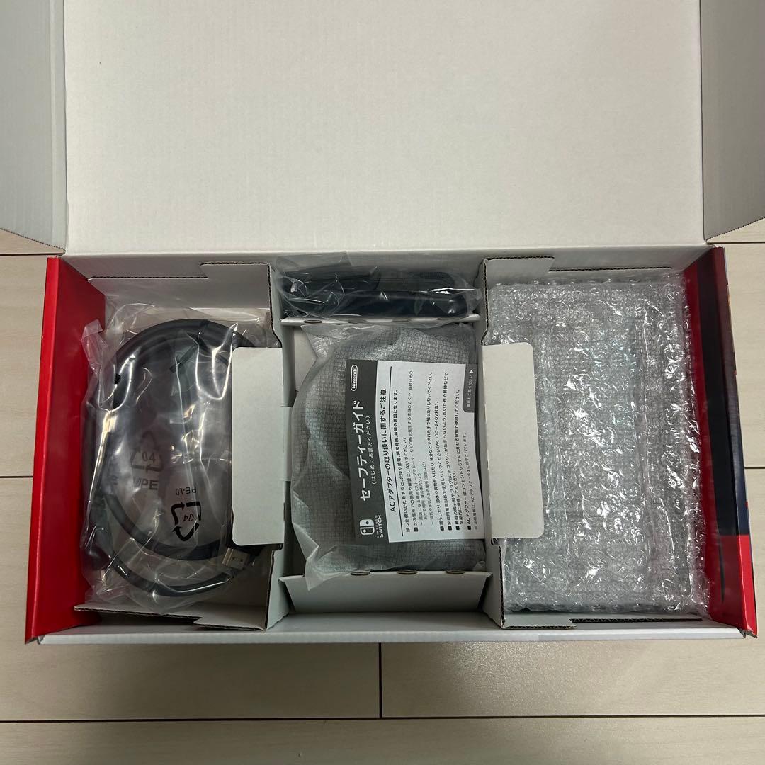 【美品】任天堂Switch 本体 グレー 箱あり ポーチ付き