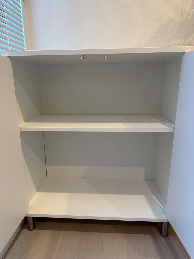 IKEA エーケト　白　棚　ホワイト　シンプル　脚あり