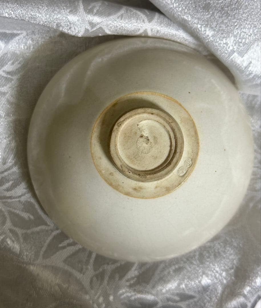 白磁　茶碗　刻印あり