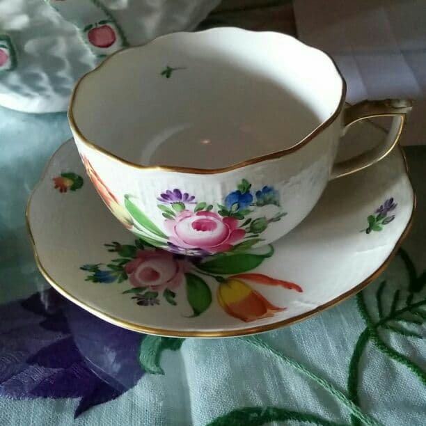 ずっとカップボードに飾っていましたが引っ越しのため大事にしてくかたにお譲りします