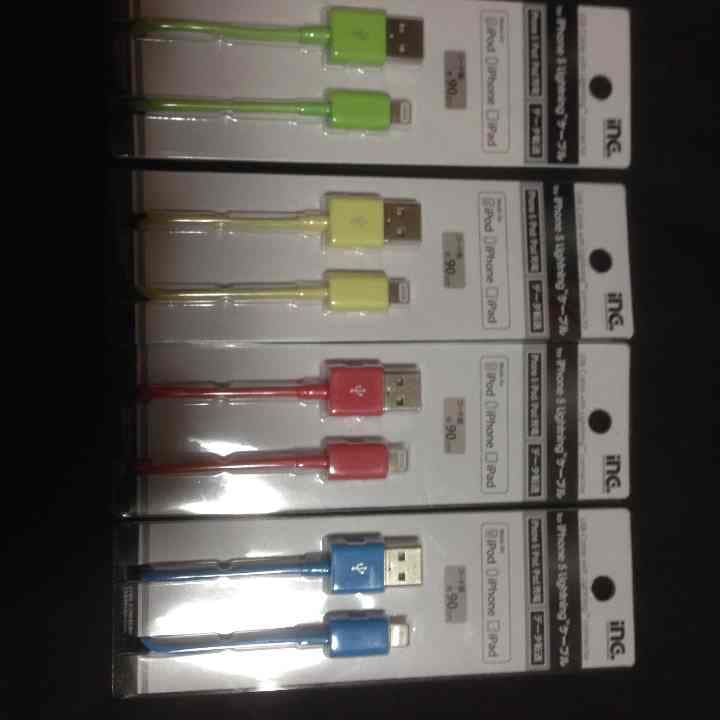 補助充電器、イヤホン、充電器の線