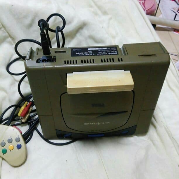 セガサターンのゲーム本体