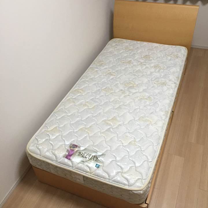 収納付きベッドフレーム(マットレス付き)