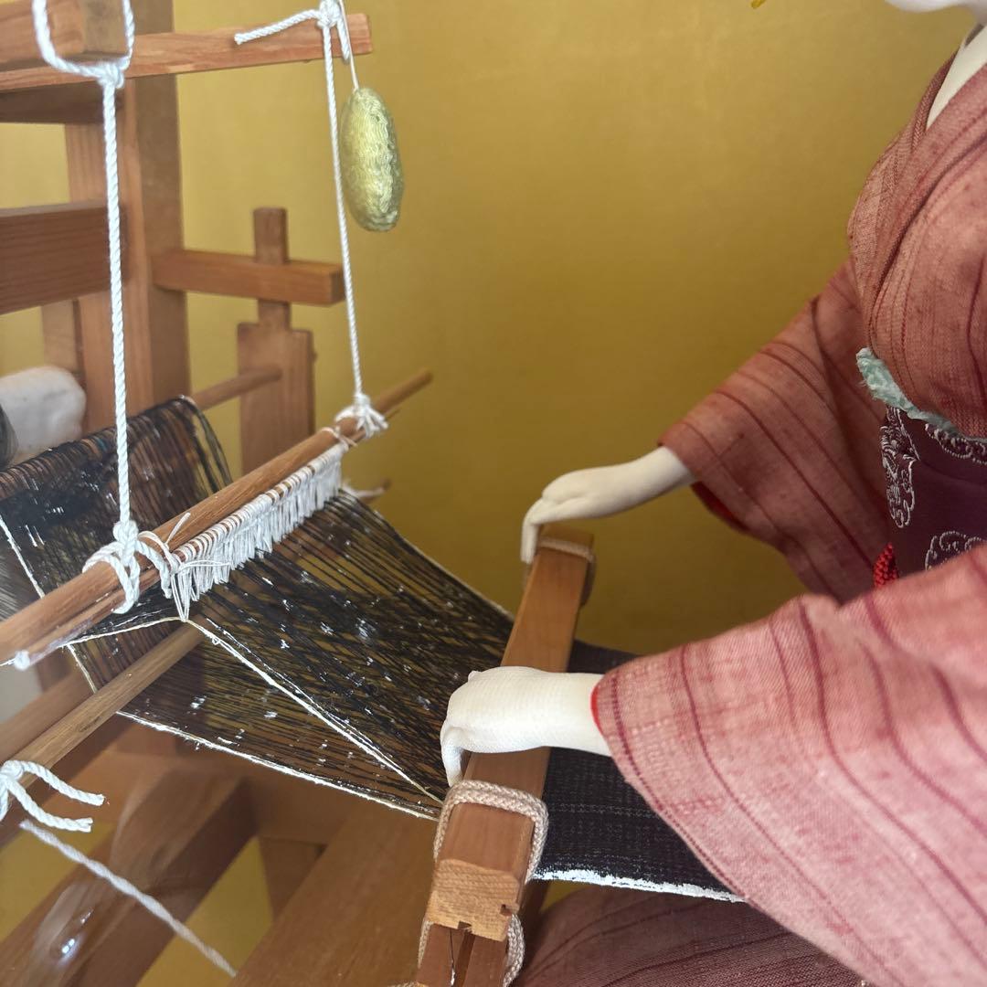 結城織の機織り人形