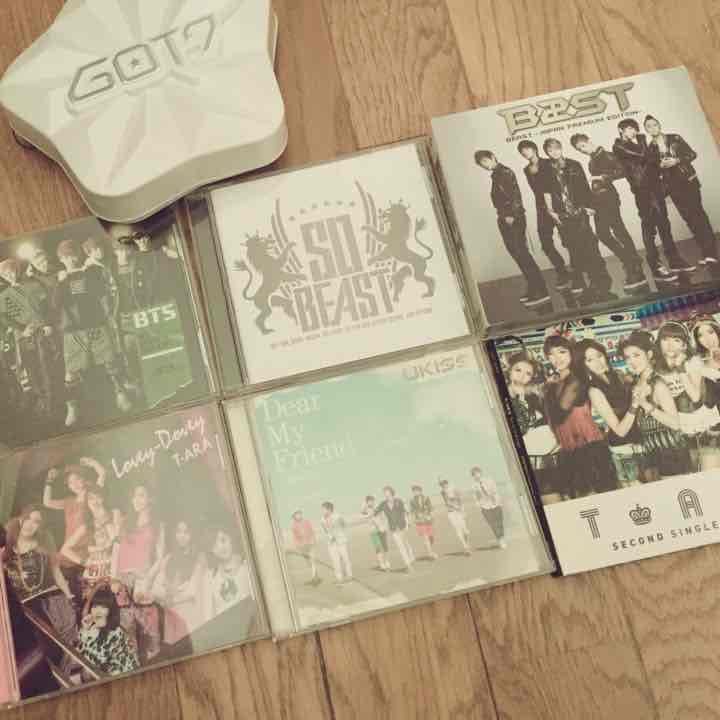 CD、DVD、写真集、雑誌など